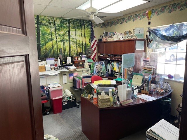 More Photos Of 2601 S Hub Dr, Independence Office For Sale