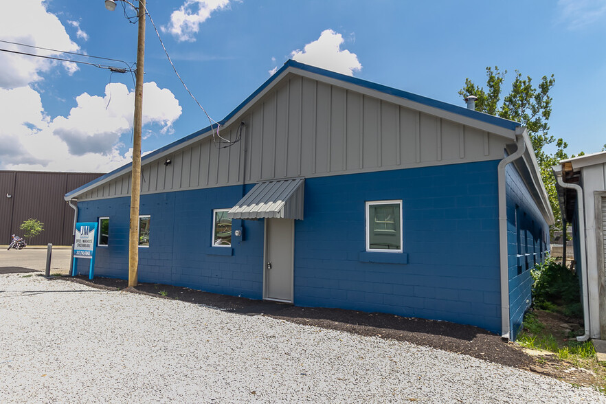 Primary Photo Of 925 Virginia St, Shelbyville Warehouse For Sale