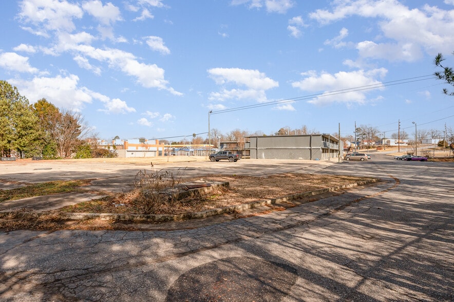 More Photos Of 325 US Highway 70 SW, Hickory Hotel For Sale