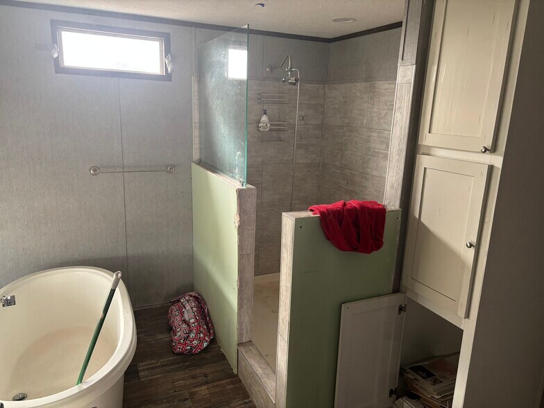 More Photos Of 104 Kade Ct, Durant Specialty For Sale