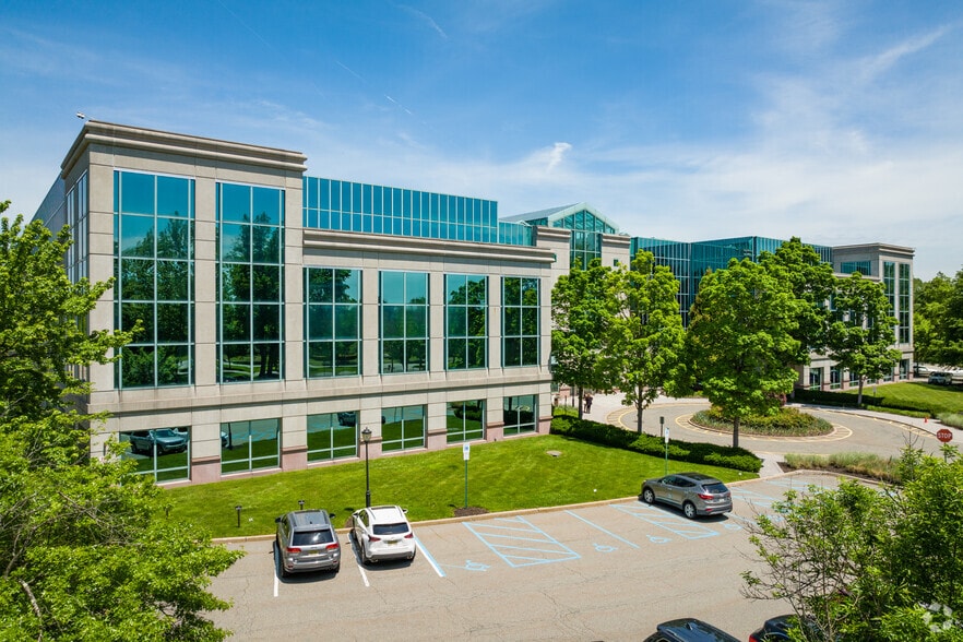 More Photos Of 8 Campus Drive Dr, Parsippany Office For Lease