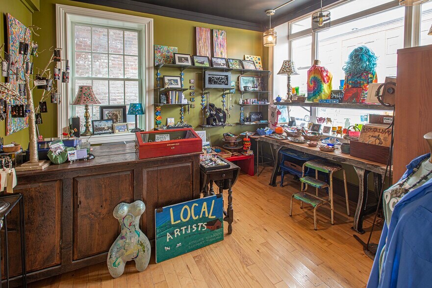 More Photos Of 270 Pleasant St, Northampton Office For Sale