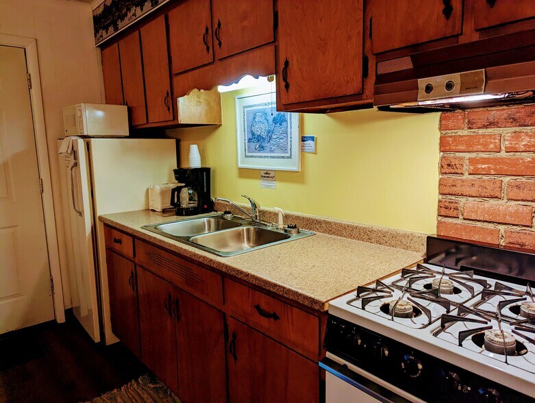 More Photos Of 12520 State St, Atlanta Hotel For Sale