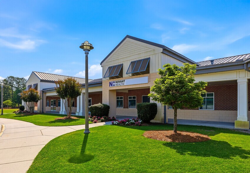More Photos Of 584 Hospital Dr NE, Bolivia Medical For Lease