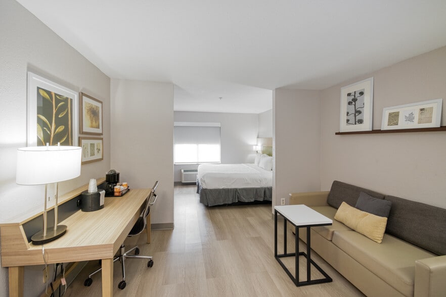 More Photos Of 85 River Park Dr, Midway Hotel For Sale