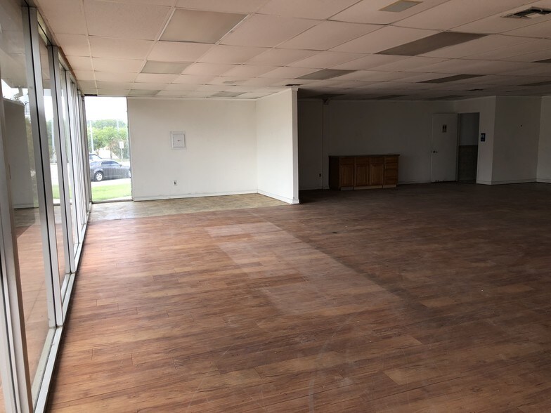 More Photos Of 1438 Pat Booker Rd, Universal City Freestanding For Lease