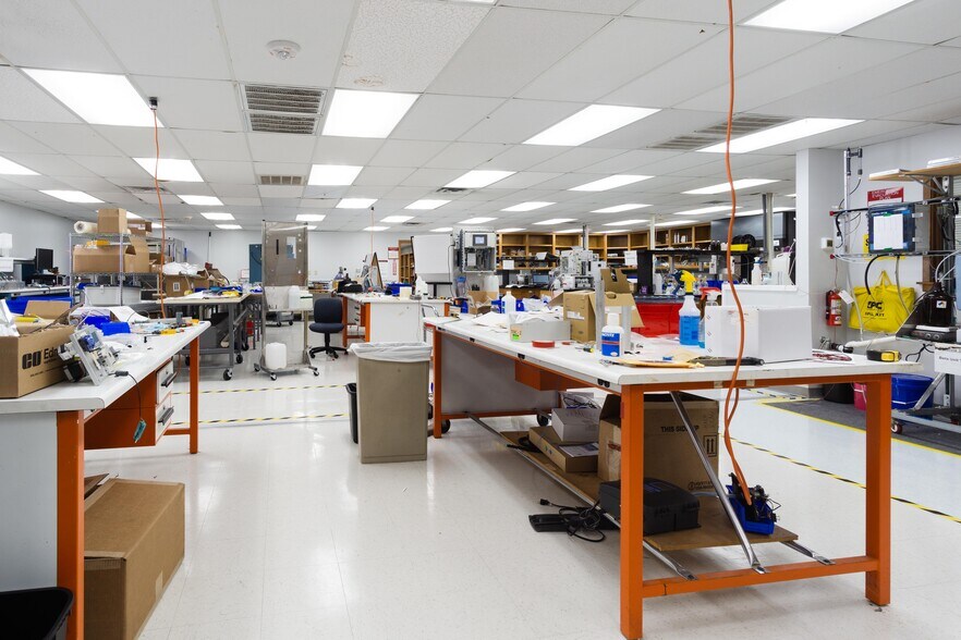 More Photos Of 151 Graham Rd, College Station Research And Development For Lease