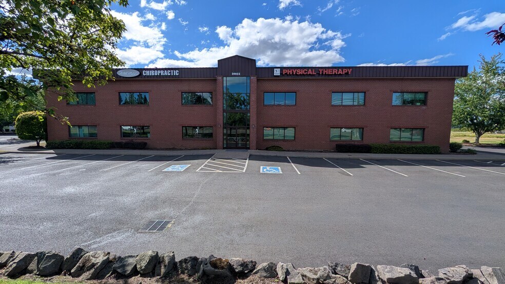 More Photos Of 20055 SW Pacific Hwy, Sherwood Office For Lease