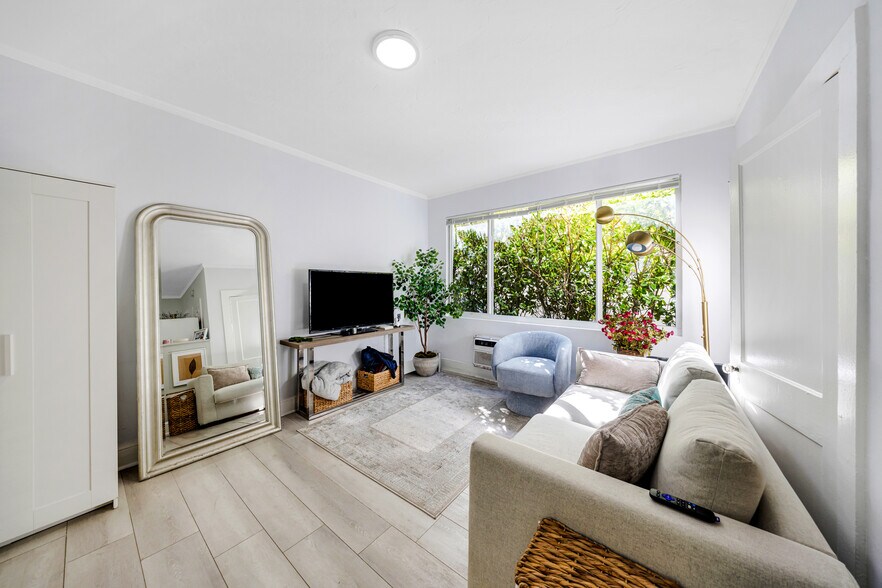More Photos Of 1610 Salzedo St, Coral Gables Apartments For Sale