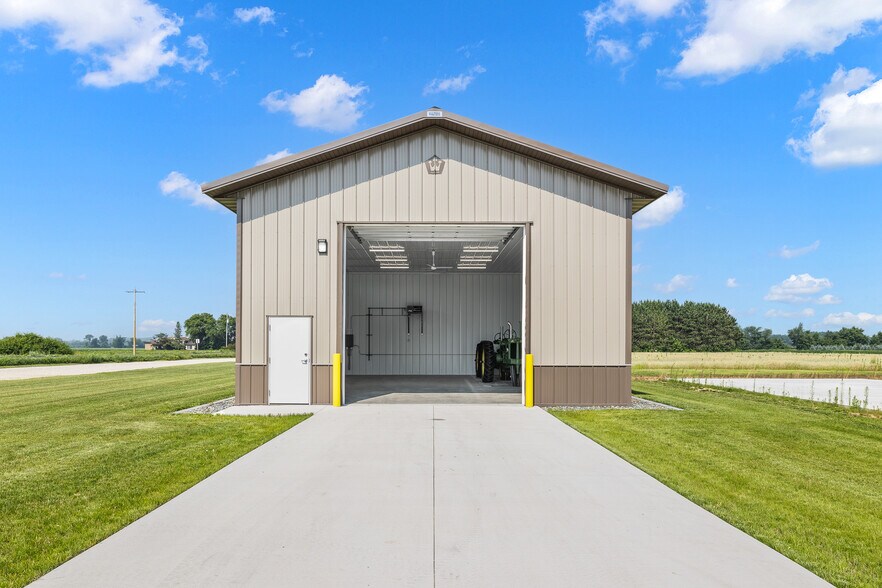 More Photos Of 1836 Ellis Rd, Custer Warehouse For Sale