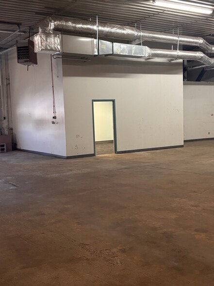 More Photos Of 6263 Taft Rd, Syracuse Warehouse For Lease
