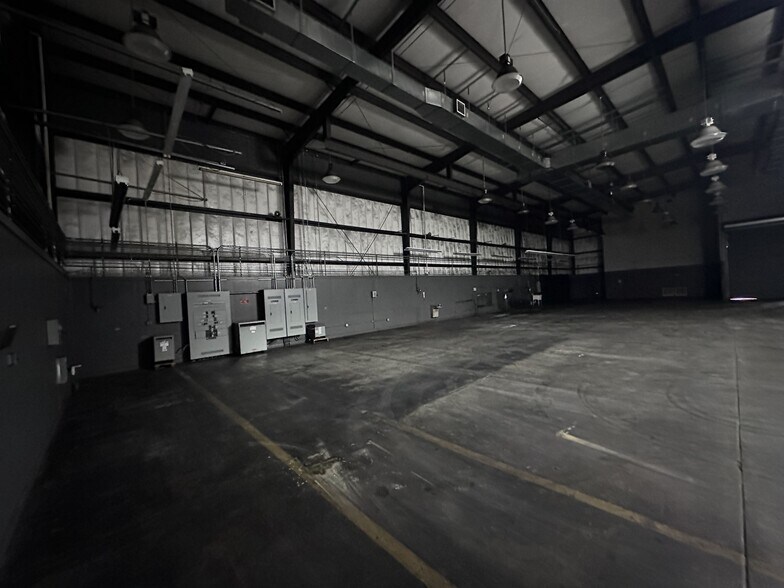 More Photos Of 207 Dunson St, Andalusia Light Distribution For Sale