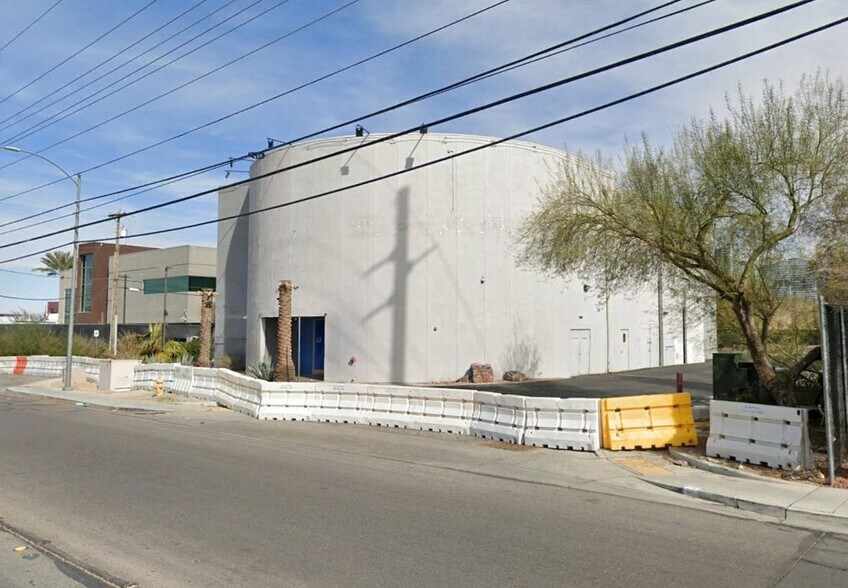 Primary Photo Of 4636 Wynn Rd, Las Vegas Bar For Sale