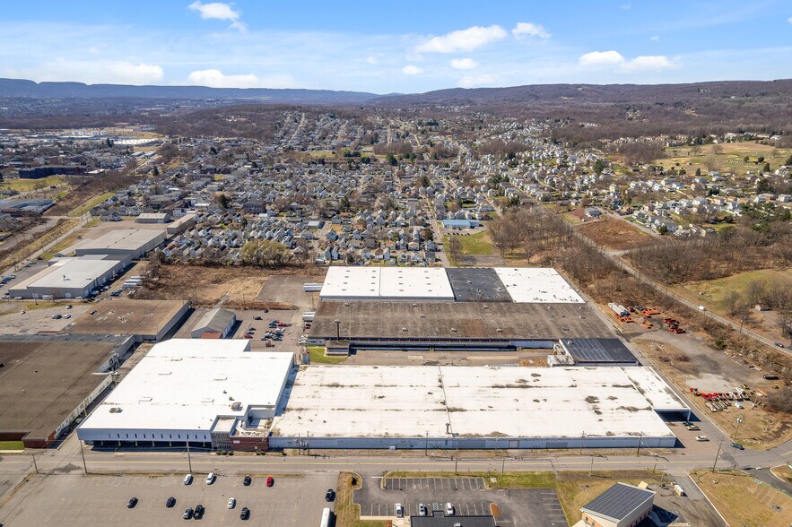 More Photos Of 232 Division St, Kingston Warehouse For Lease