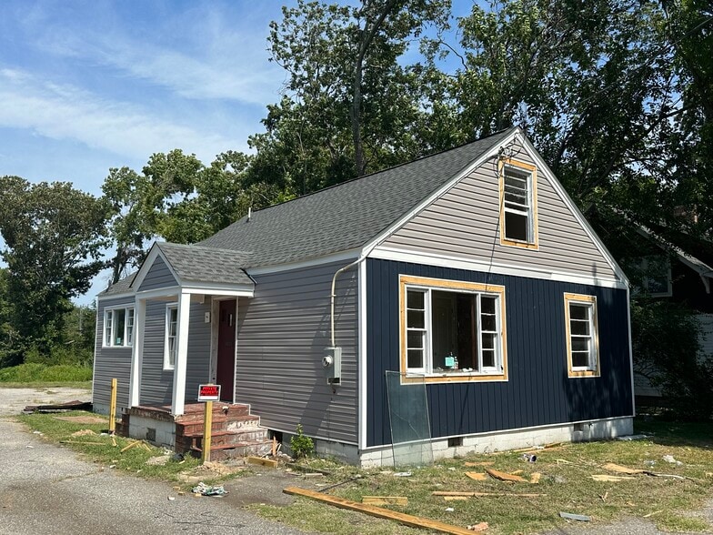 More Photos Of 203 Harpersville Rd, Newport News Office Residential For Lease