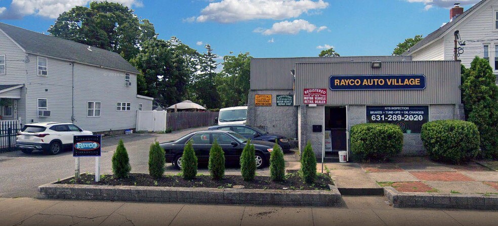 Primary Photo Of 72 Terry St, Patchogue Auto Repair For Sale