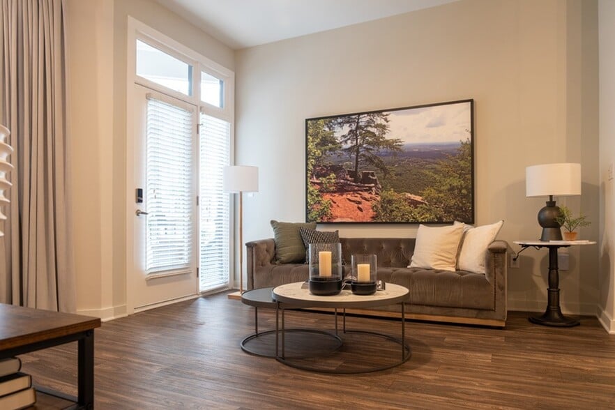 More Photos Of 810 E 7th St, Charlotte Apartments For Lease