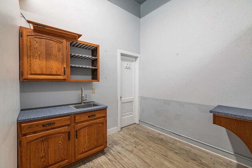 More Photos Of 111 5th Ave S, La Crosse General Retail For Lease