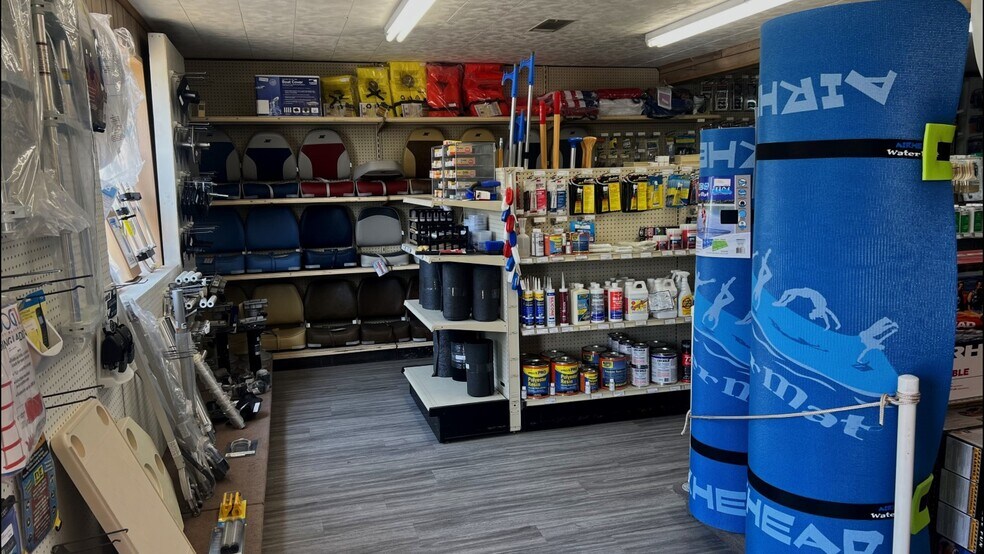 More Photos Of 2618 W Main St, Gun Barrel City Storefront For Sale