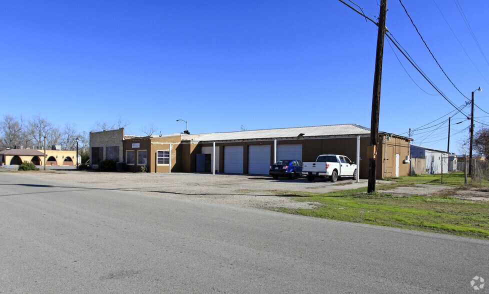 Primary Photo Of 621 W Main St, La Porte Warehouse For Lease
