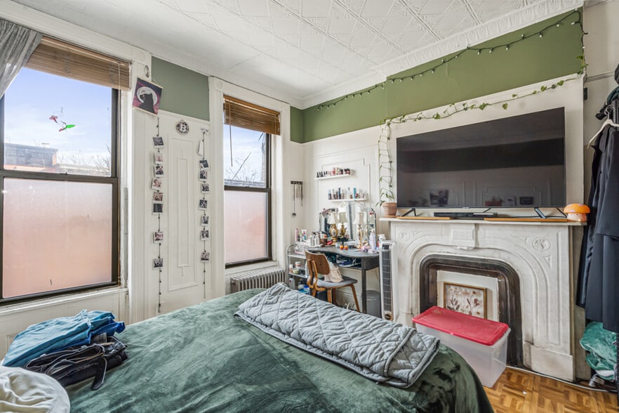 More Photos Of 656 Henry St, Brooklyn Apartments For Sale