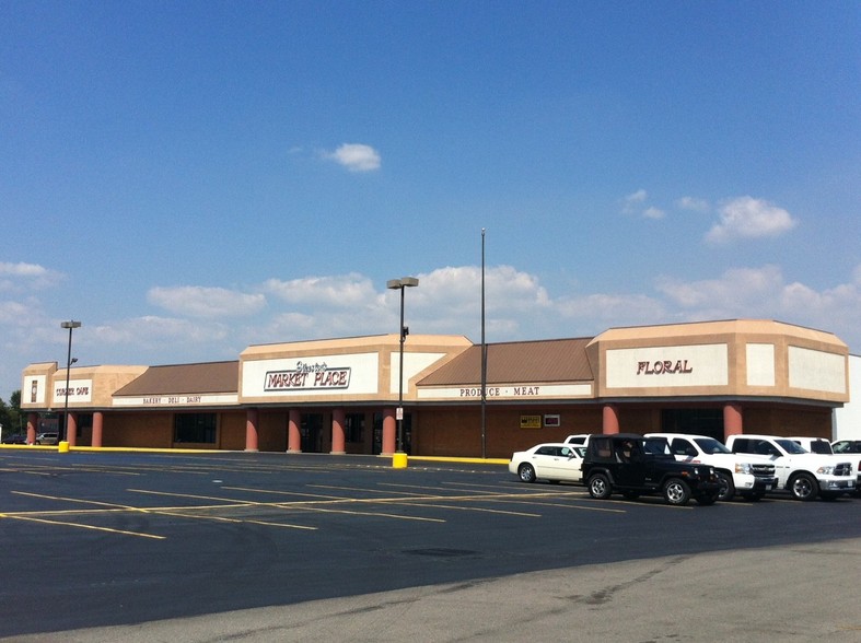 Primary Photo Of 1102 S Main St, Sikeston Storefront For Lease