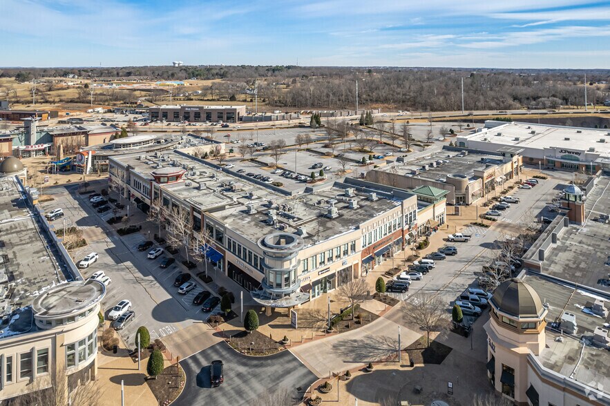 More Photos Of 2203 S Promenade Blvd E, Rogers Storefront Retail Office For Lease