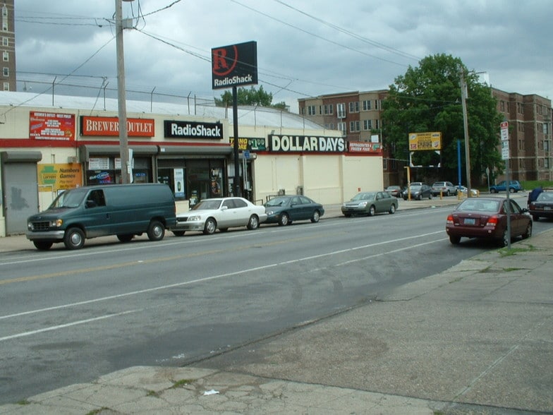 More Photos Of 309 S 48th St, Philadelphia Storefront For Sale
