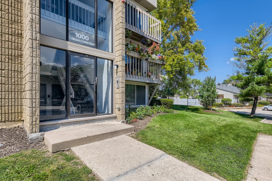 More Photos Of 2344 John Smith Dr, Schaumburg Apartments For Sale