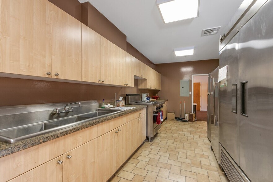 More Photos Of 195 W Clarkstown Rd, New City Specialty For Sale