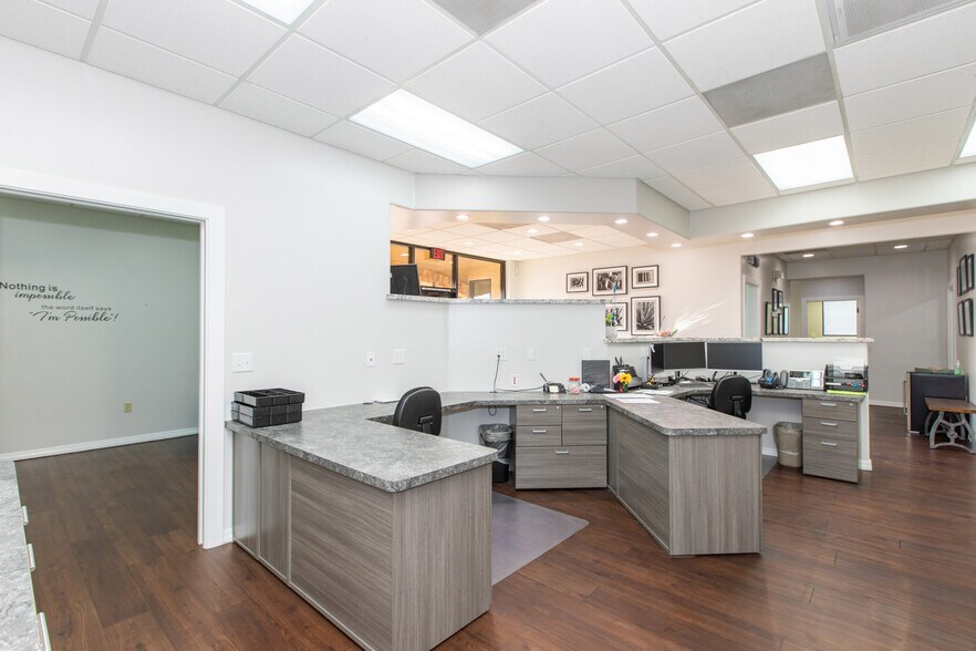 More Photos Of 510 S Greenfield Rd, Mesa Medical For Sale