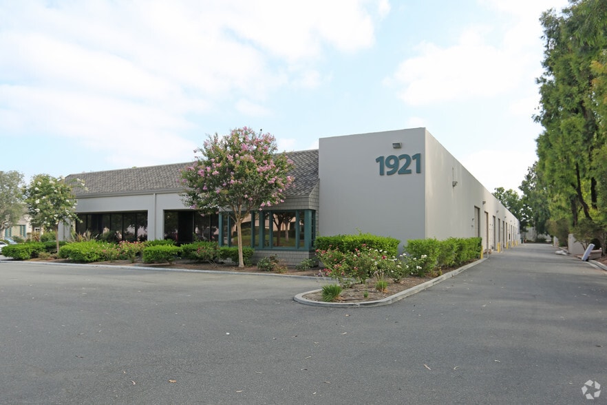 Primary Photo Of 1921 Carnegie Ave, Santa Ana Industrial For Sale