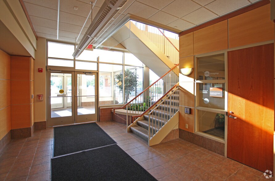 More Photos Of 15700 37th Ave N, Plymouth Medical For Lease