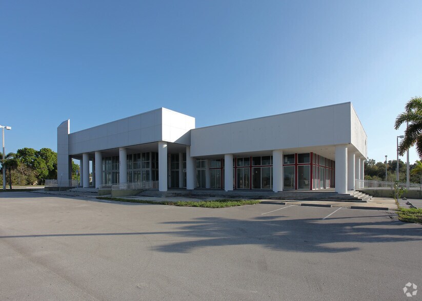 Primary Photo Of 3410 S Us Highway 1, Fort Pierce Auto Dealership For Sale