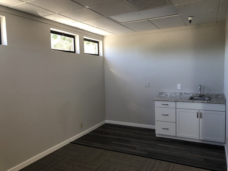 More Photos Of 1100 Lincoln Ave, Napa Medical For Lease