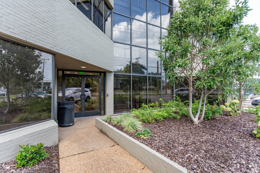 More Photos Of 2505 21st Ave S, Nashville Office For Lease