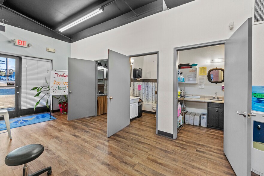 More Photos Of 1550 W Thatcher Blvd, Safford Loft Creative Space For Sale