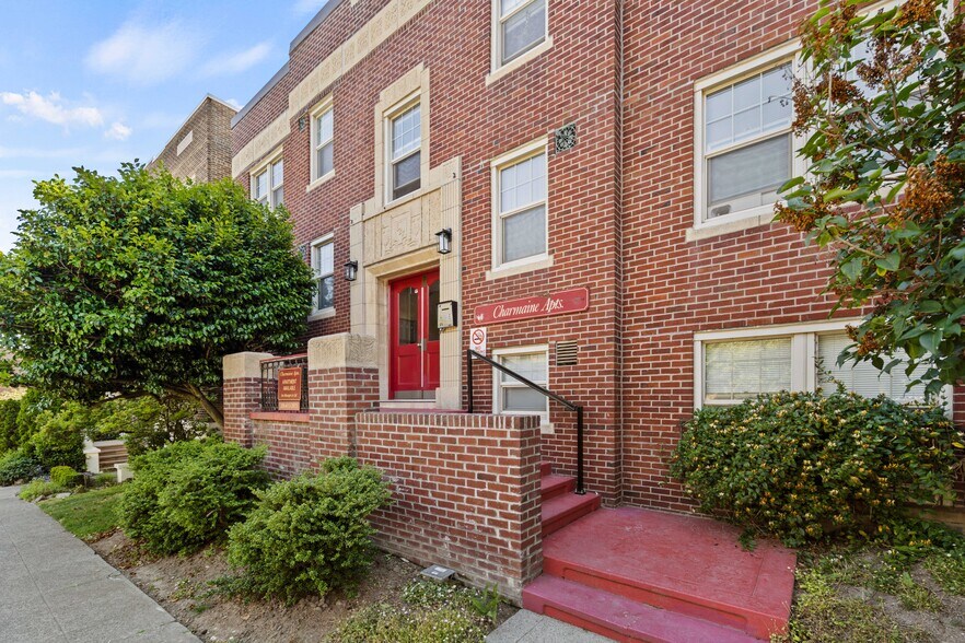 More Photos Of , Seattle Multifamily For Sale