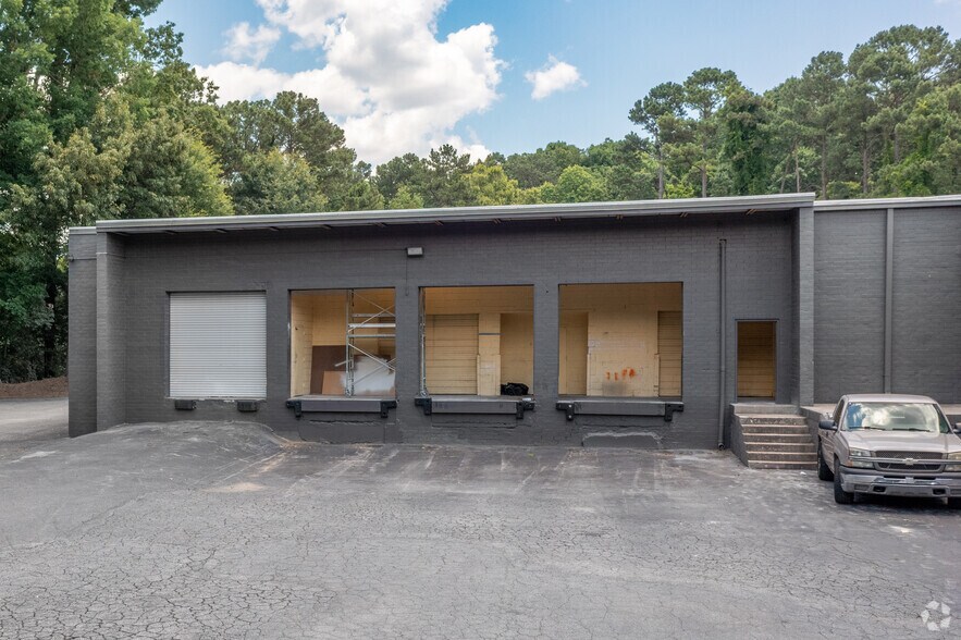More Photos Of 2144-2148 Hills Ave NW, Atlanta Light Manufacturing For Lease