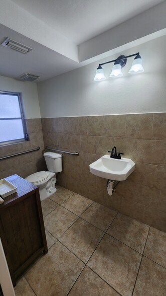 More Photos Of 5113 Memorial Hwy, Tampa Office For Lease