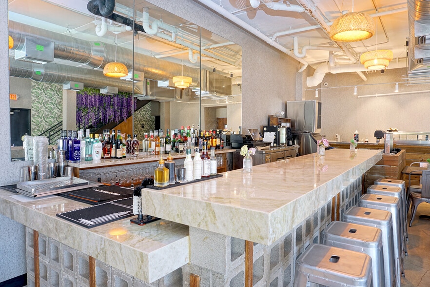 More Photos Of 2010 Wilton Dr, Wilton Manors Restaurant For Sale