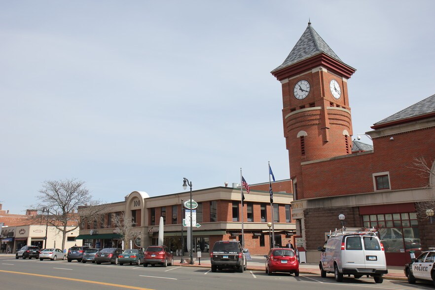 More Photos Of 100-140 Riverview Ctr, Middletown Office For Lease
