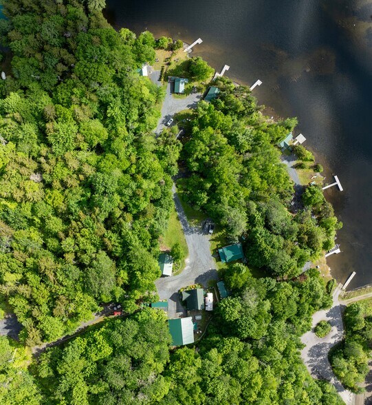 More Photos Of 15 Lower Wilson Pond Rd, Greenville Specialty For Sale