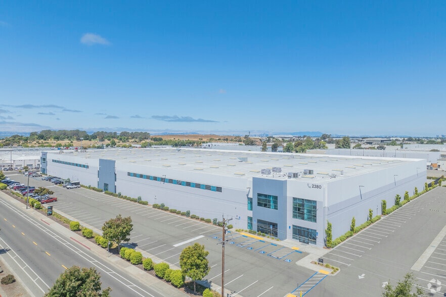 More Photos Of 2380 Williams St, San Leandro Warehouse For Lease