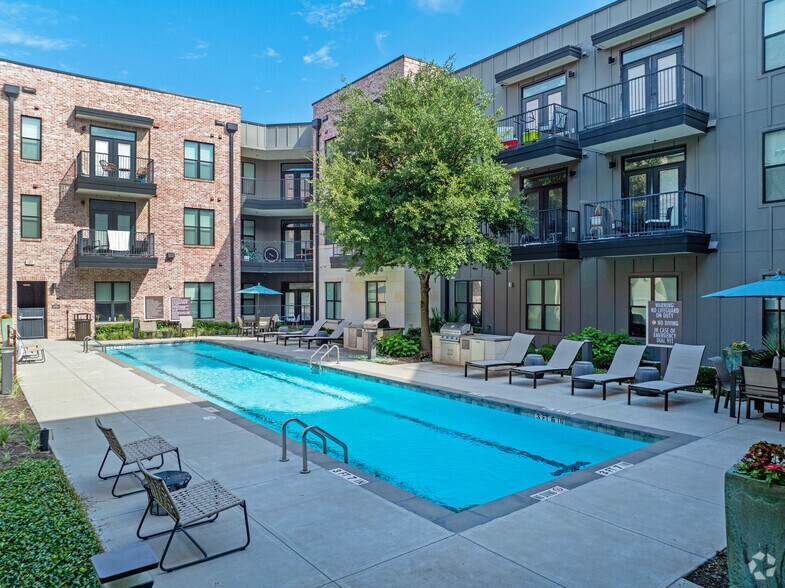 More Photos Of 4910 E 7th St, Austin Coworking Space