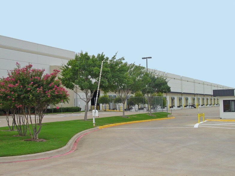 More Photos Of 14900 Frye Rd, Fort Worth Warehouse For Lease