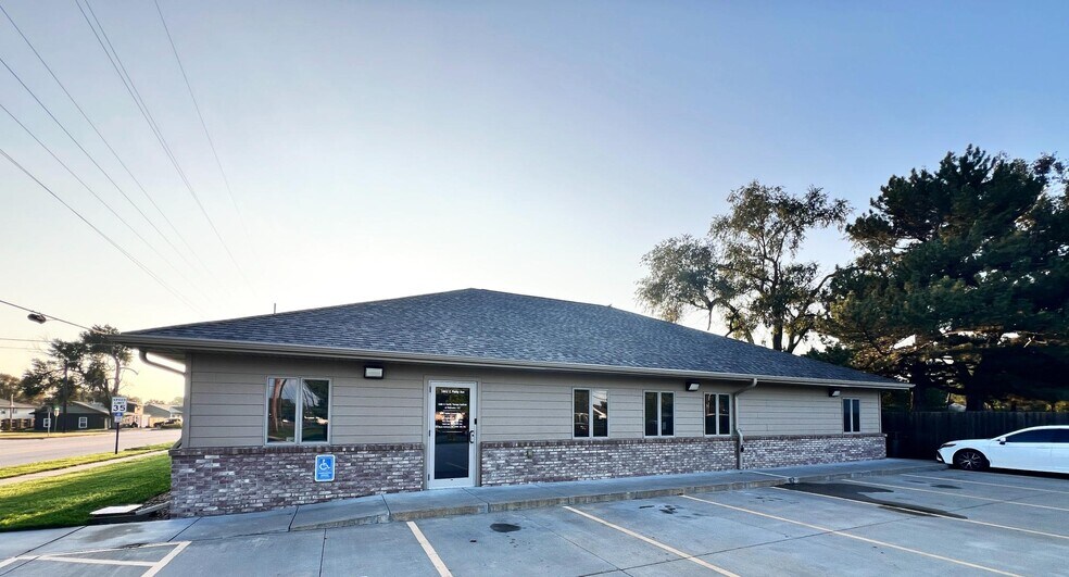 Primary Photo Of 1002 E Philip Ave, North Platte Office For Sale