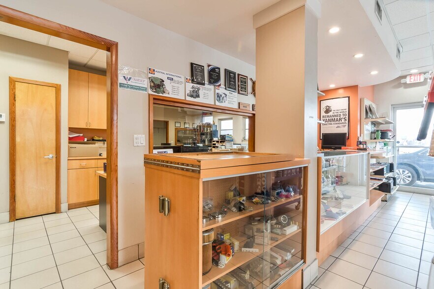 More Photos Of 3200 NW South River Dr, Miami Manufacturing For Lease