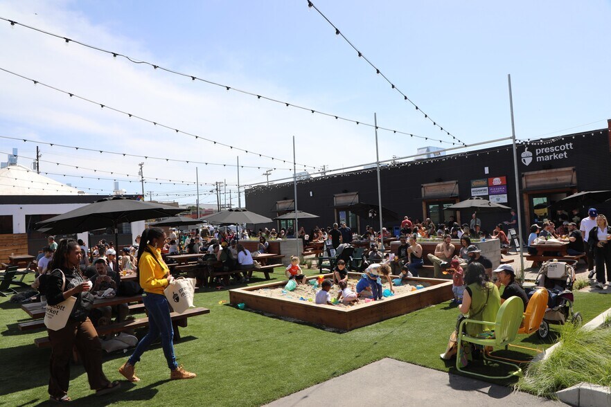 More Photos Of 1680 14th St, Oakland Warehouse For Lease