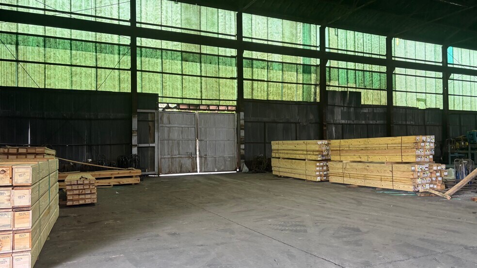 More Photos Of 100 Front St, New Brighton Warehouse For Lease